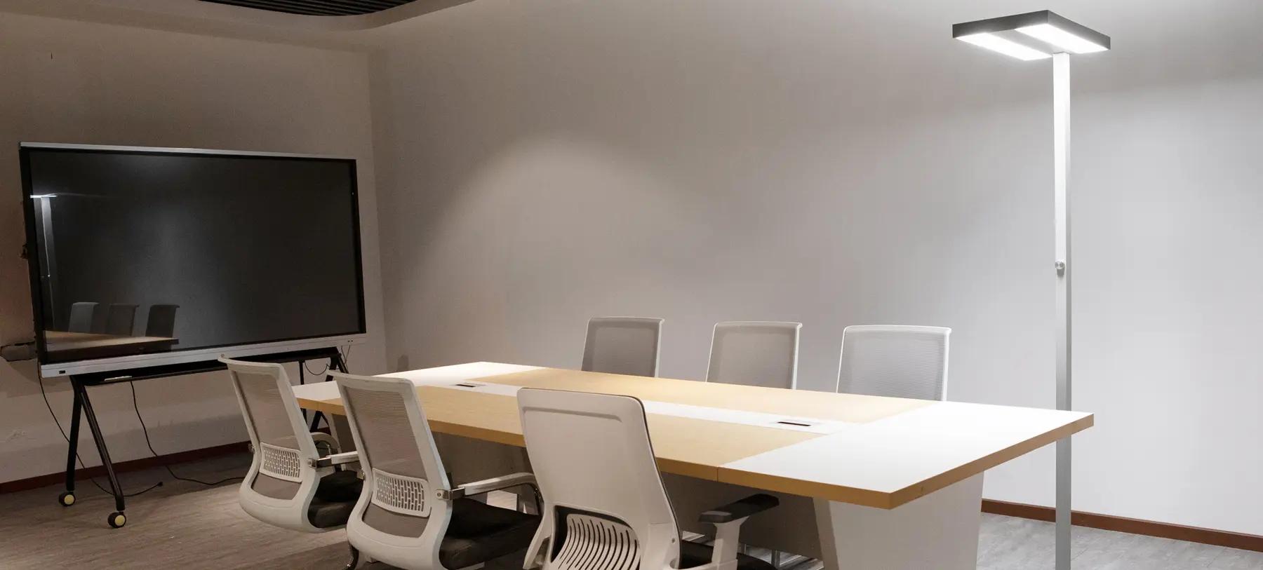 Stehlampe Büro LED