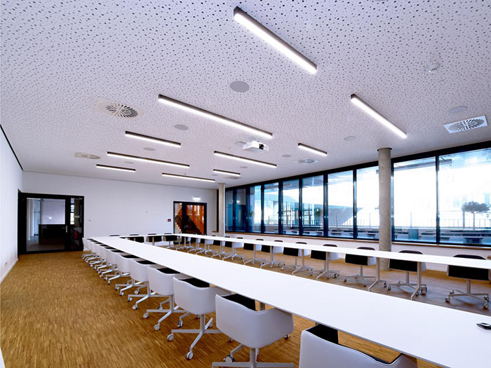 LED Leuchtenprofile f�r B�roarbeitspl�tze